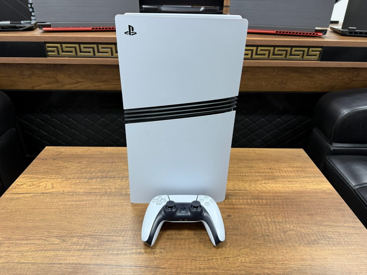 BİLKOM Sony PlayStation 5 Pro 2TB CFI-7021 Tek Kol Oyun Konsolu (İKİNCİ EL) - Görsel 2