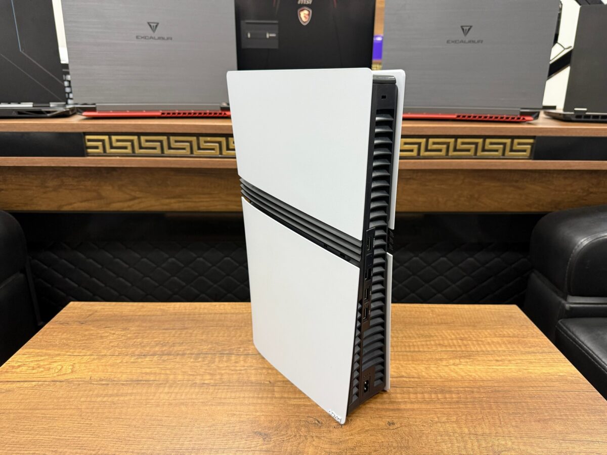 BİLKOM Sony PlayStation 5 Pro 2TB CFI-7021 Tek Kol Oyun Konsolu (İKİNCİ EL) - Görsel 4