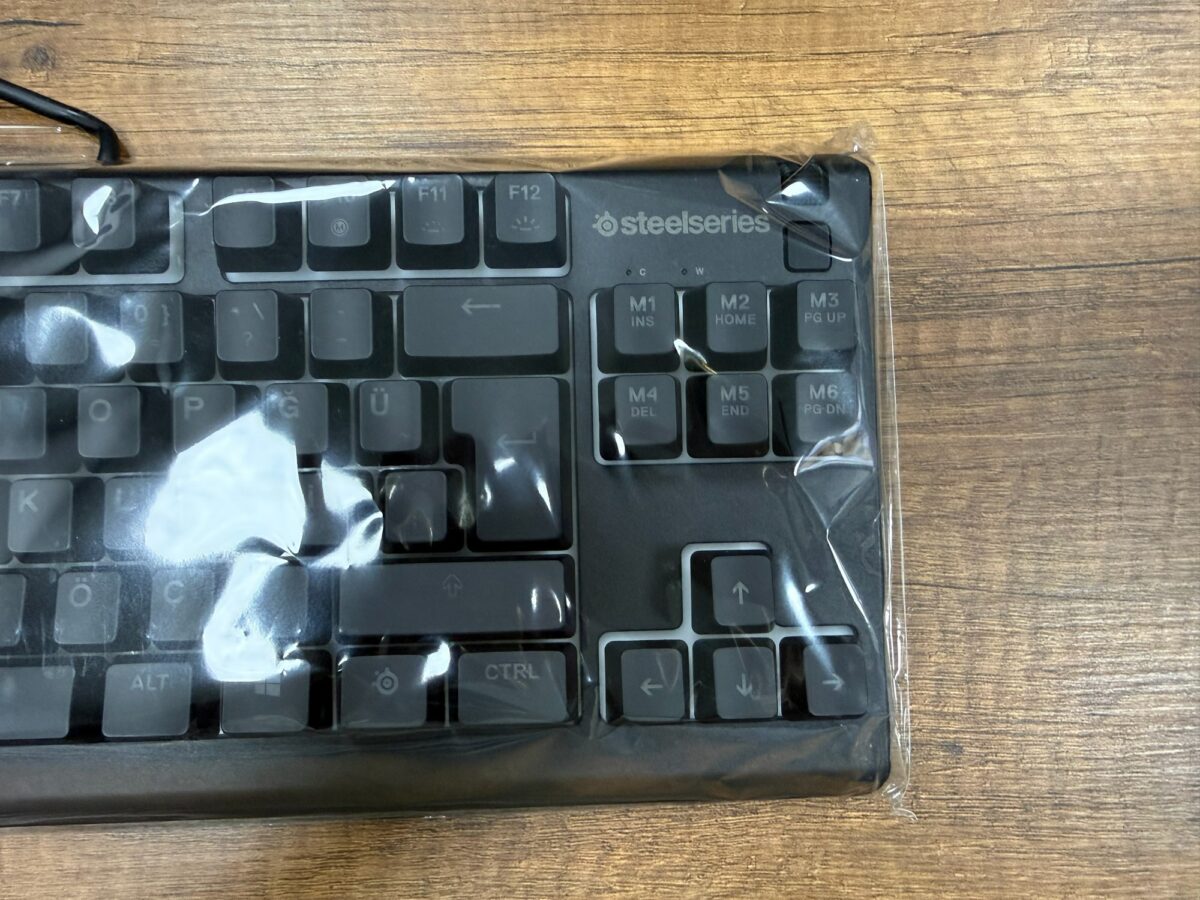 SteelSeries Apex 3 TKL Siyah RGB Kablolu Oyuncu Klavyesi (İKİNCİ EL) - Görsel 4