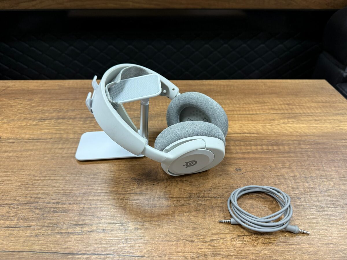 SteelSeries Arctis Nova 1 Mikrofonlu Beyaz Kablolu Oyuncu Kulaklığı (İKİNCİ EL) - Görsel 3