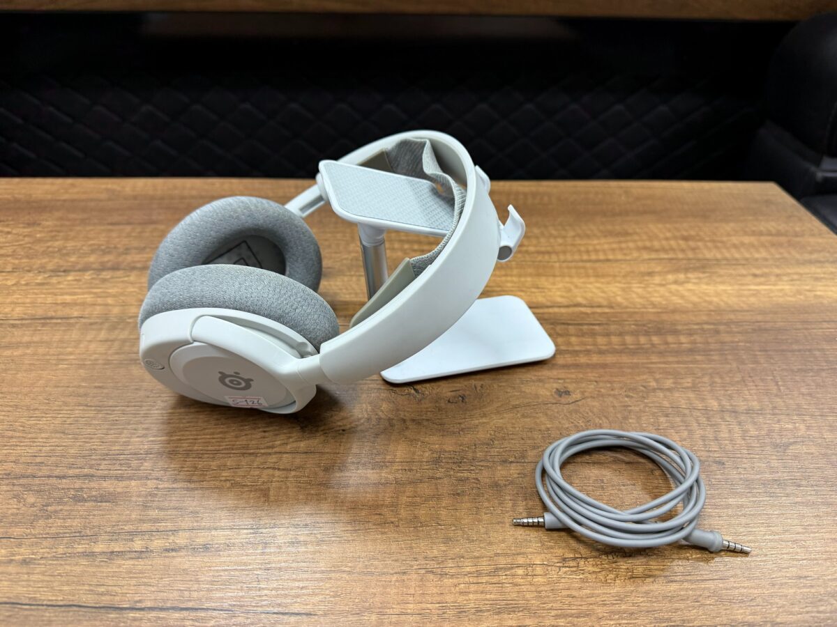 SteelSeries Arctis Nova 1 Mikrofonlu Beyaz Kablolu Oyuncu Kulaklığı (İKİNCİ EL) - Görsel 4