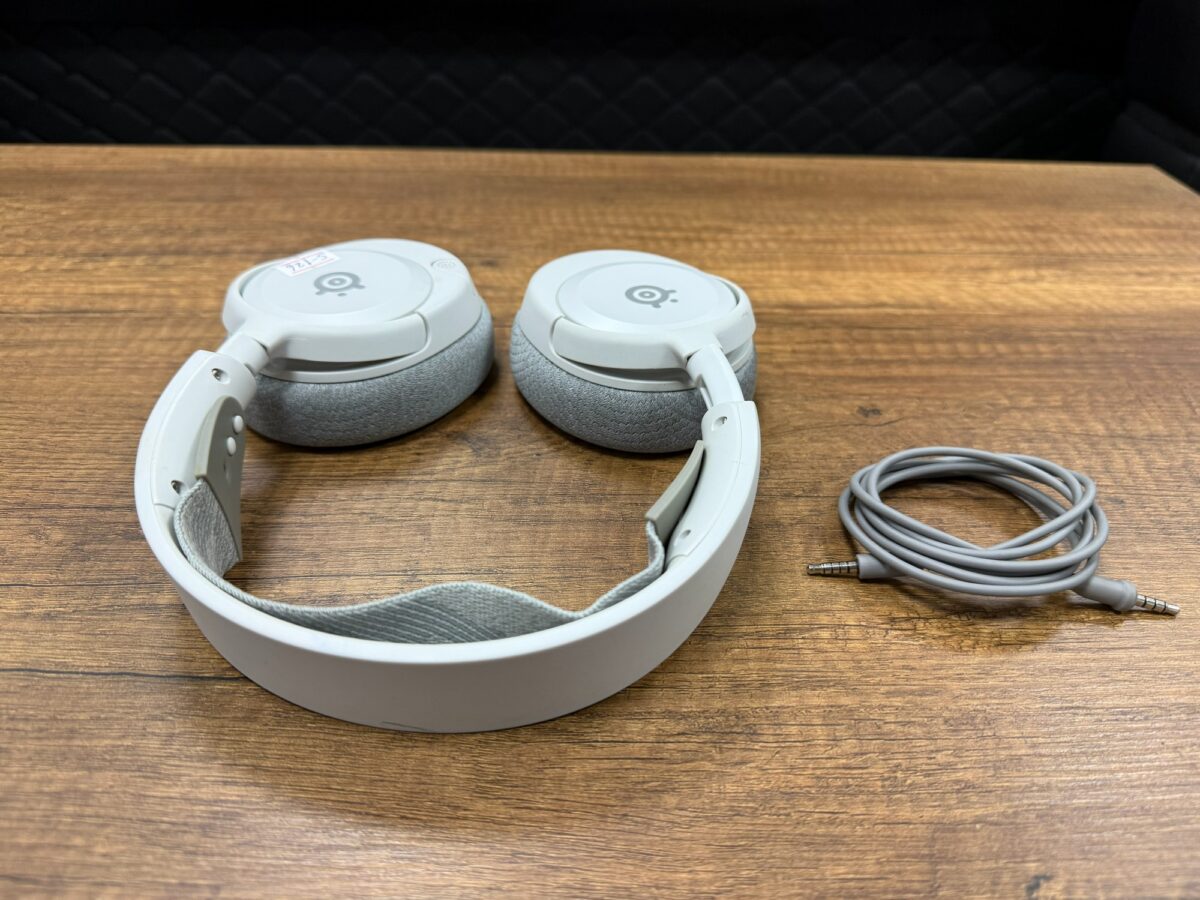 SteelSeries Arctis Nova 1 Mikrofonlu Beyaz Kablolu Oyuncu Kulaklığı (İKİNCİ EL) - Görsel 5