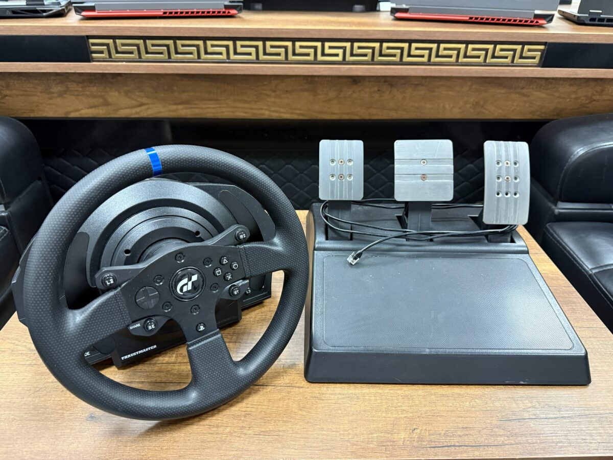 Thrustmaster T300RS GT Oyuncu Direksiyon Seti (İKİNCİ EL) - Görsel 2